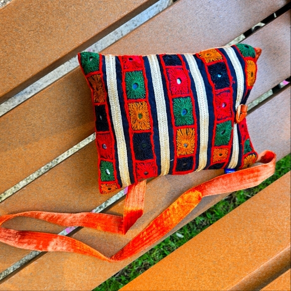 Ethnic Sling Bag - Picture 2 of 3